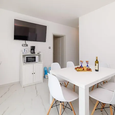 Mit 28m2 Grossem Pool Unweit Heilschlamm Bucht Lejlighed *