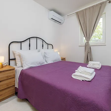 Apartment Mit 28m2 Grossem Pool Unweit Heilschlamm Bucht *