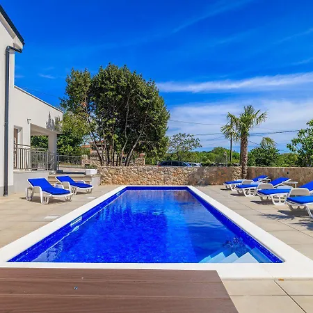 Mit 28m2 Grossem Pool Unweit Heilschlamm Bucht Lejlighed