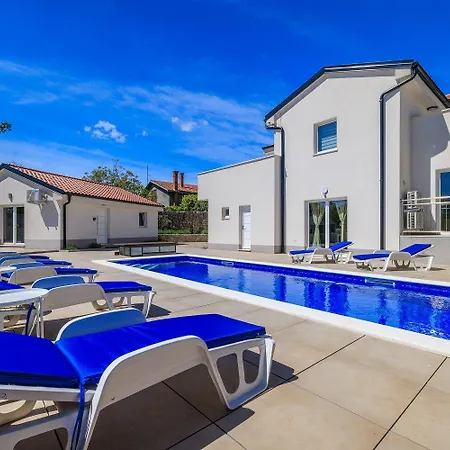 Lejlighed Mit 28m2 Grossem Pool Unweit Heilschlamm Bucht Kras