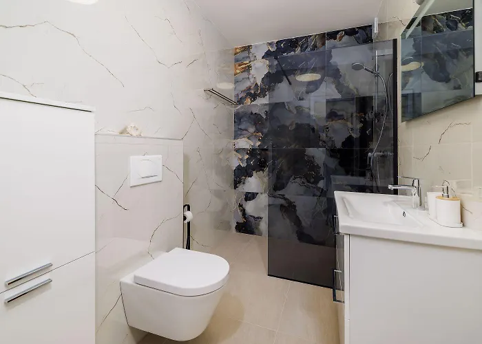 Mit 28m2 Grossem Pool Unweit Heilschlamm Bucht Kras