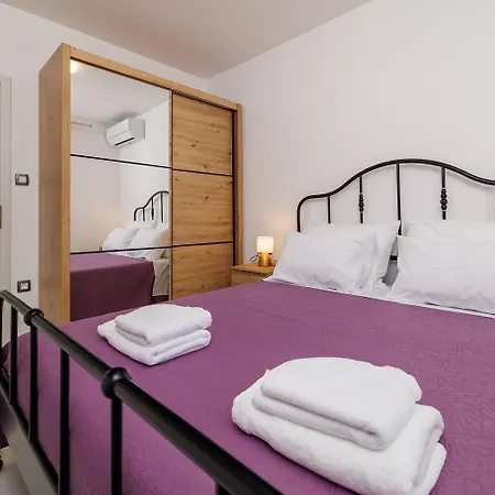 Mit 28m2 Grossem Pool Unweit Heilschlamm Bucht