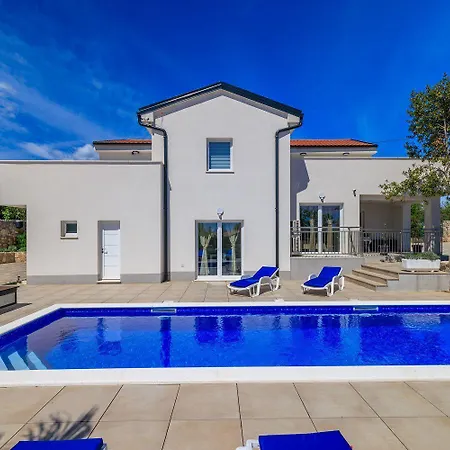 Mit 28m2 Grossem Pool Unweit Heilschlamm Bucht *