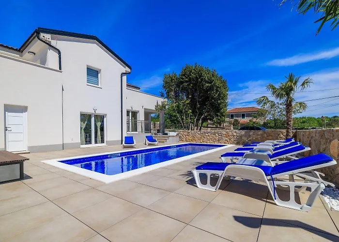 Mit 28m2 Grossem Pool Unweit Heilschlamm Bucht *