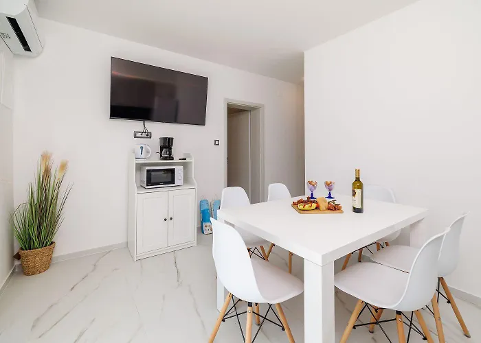 Mit 28m2 Grossem Pool Unweit Heilschlamm Bucht アパート *